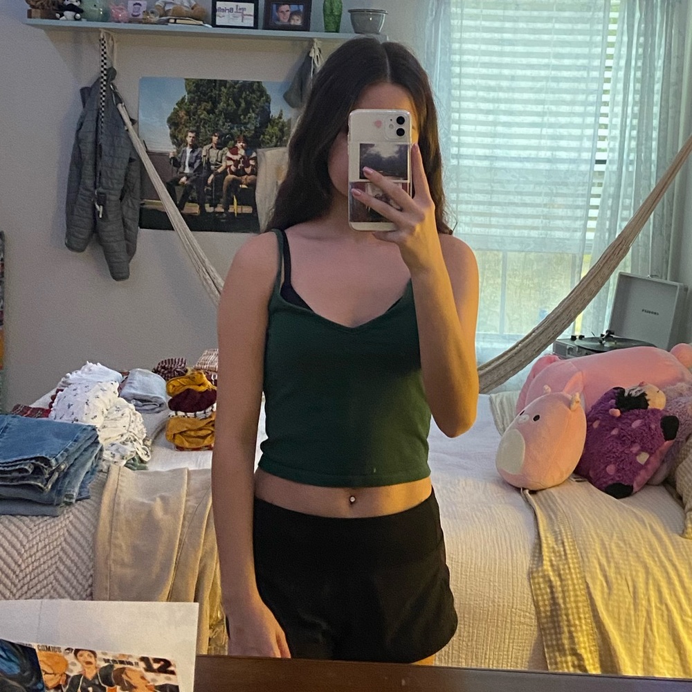 dark green brandy melville crop top